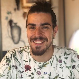 🌿MEET  Y O U R  POSHER☀️